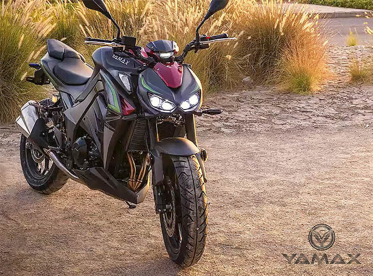 Yamax 400, moto clonada de la Kawasaki Z1000
