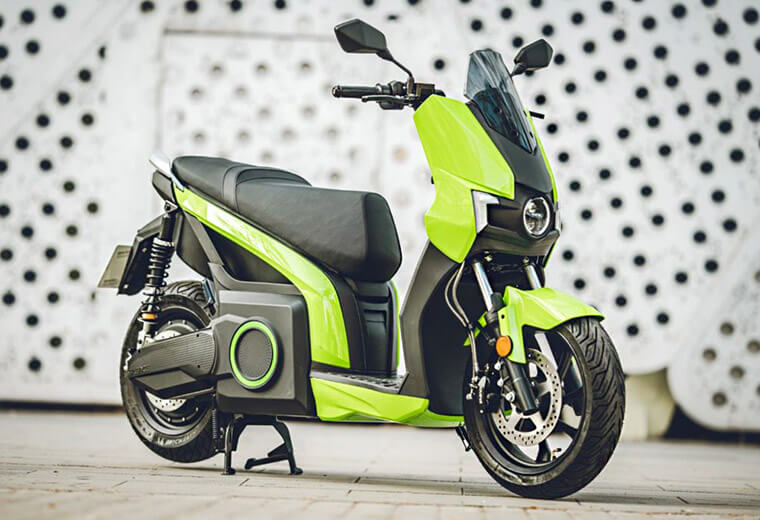 Scooter eléctrico Silence S01 verde flúor