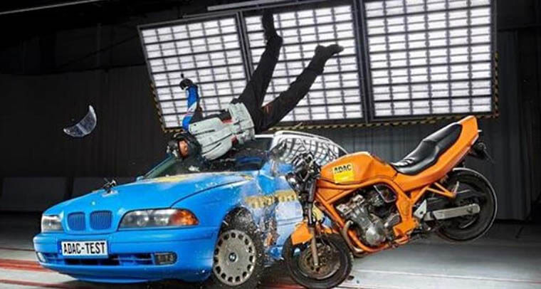 Crash test para motos
