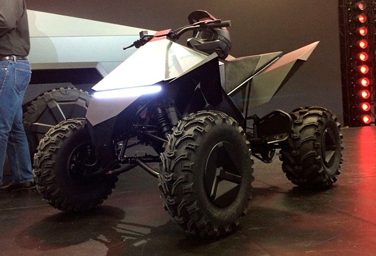 Tesla Cyberquad en la presentación conjunta con el Cybertruck