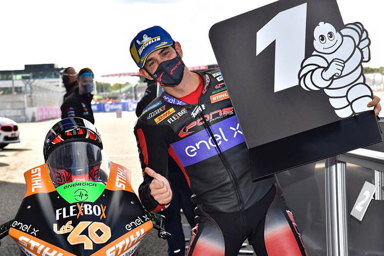 Jordi Torres celebrando una victoria en MotoE