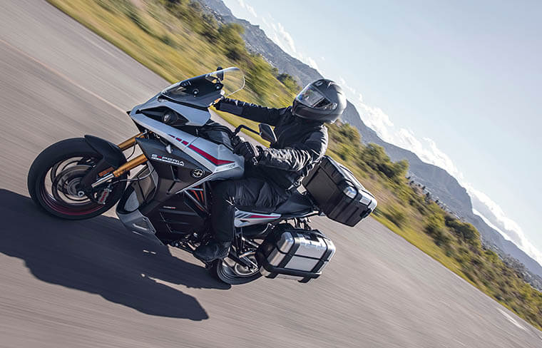 Energica Experia en carretera